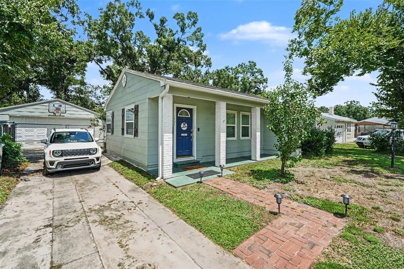 1509 Barr Dr, Tampa, FL 33603