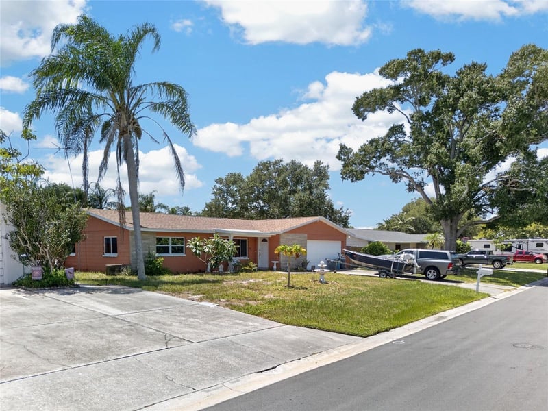 13920 88th Ave, Seminole, FL 33776