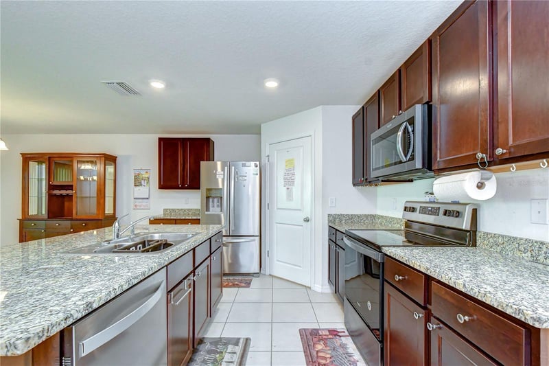 7760 Broad Pointe Dr, Zephyrhills, FL 33540