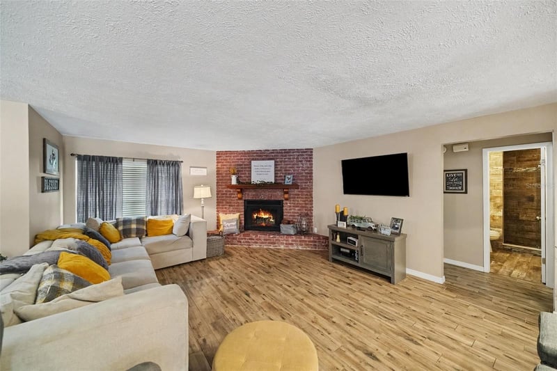 206 Jacob Ryan Ct, Brandon, FL 33510