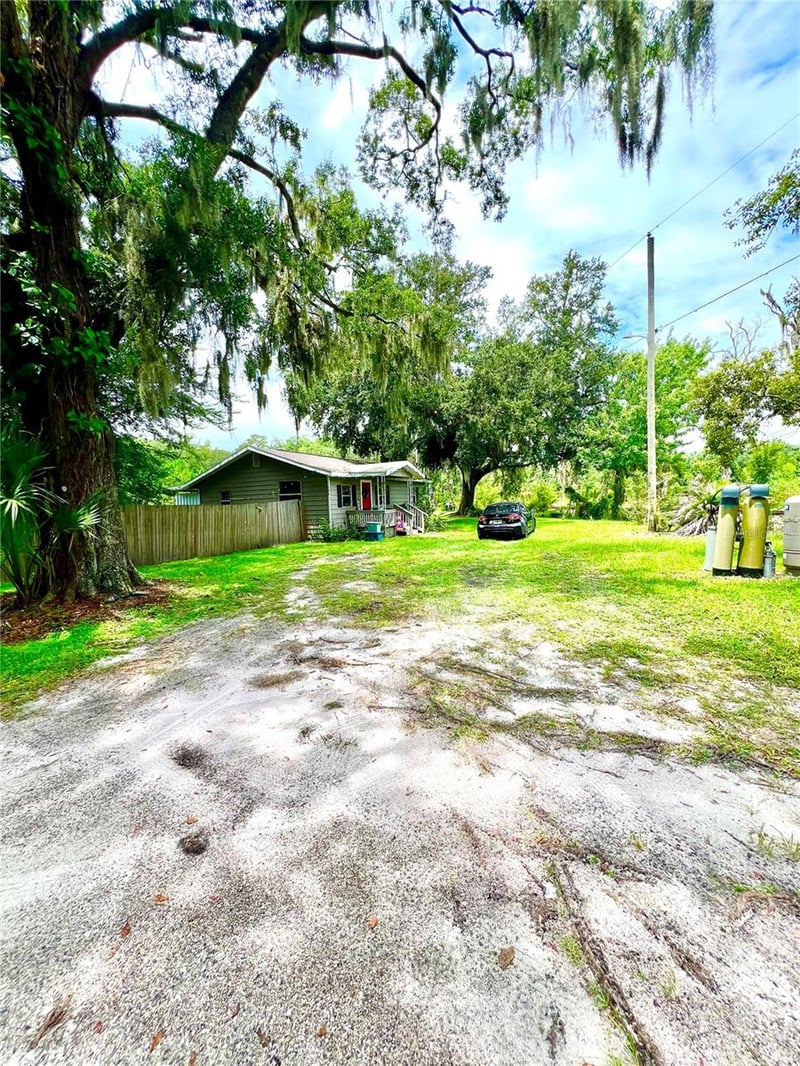 1008 Gray St, Plant City, FL 33563