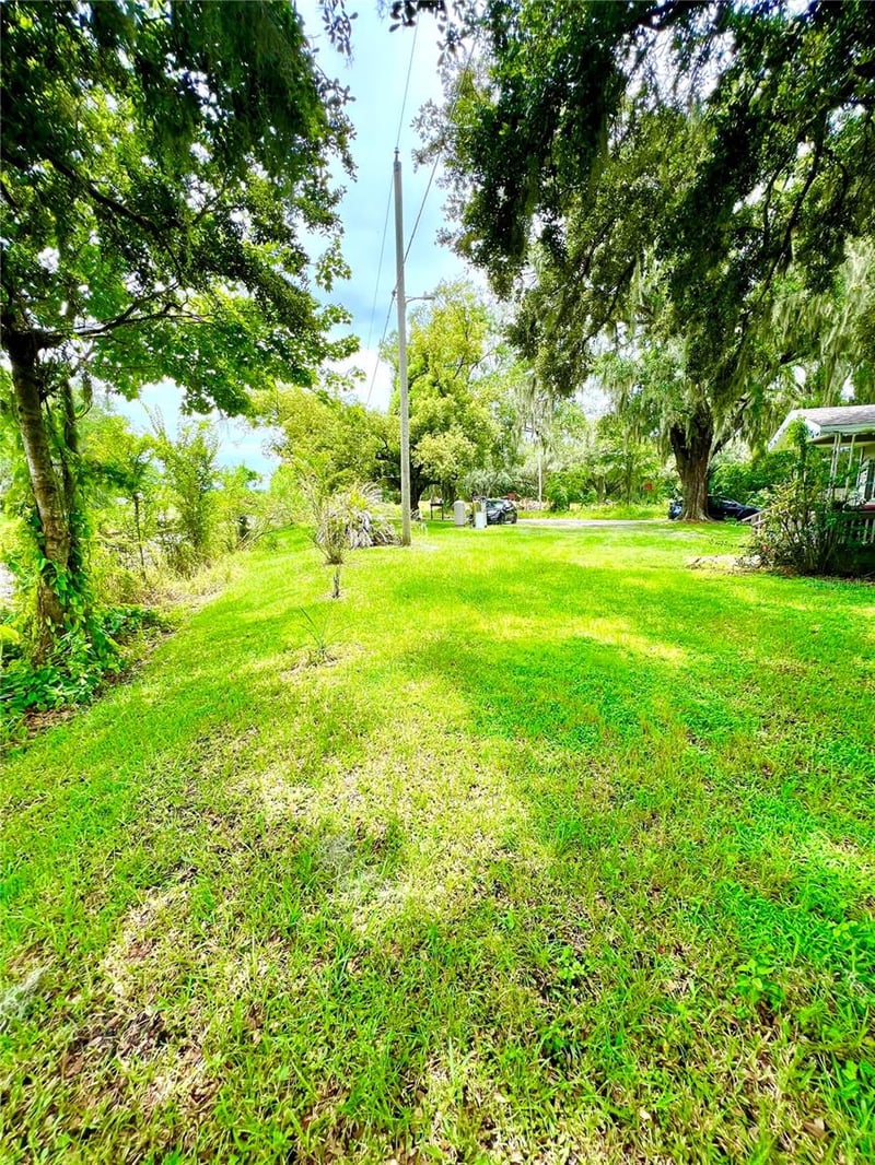 1008 Gray St, Plant City, FL 33563