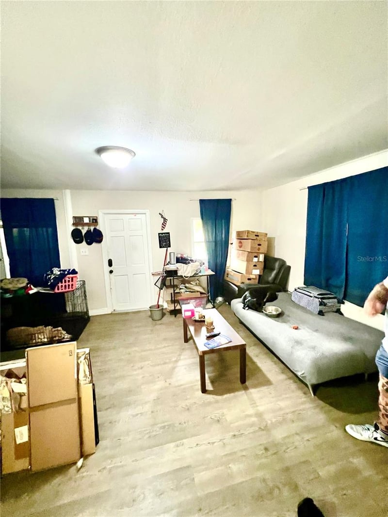 1008 Gray St, Plant City, FL 33563