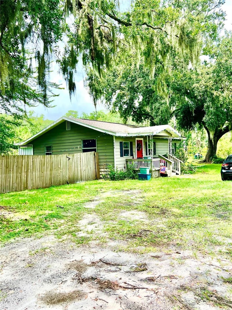 1008 Gray St, Plant City, FL 33563