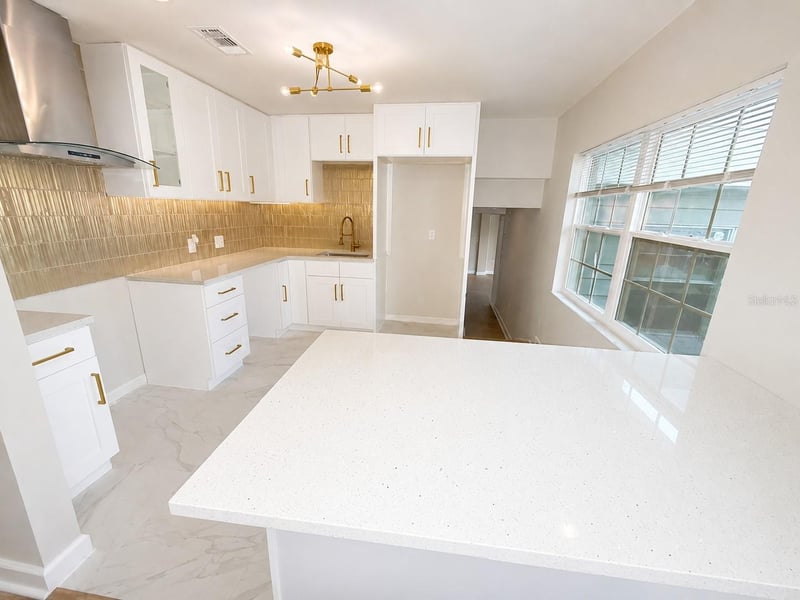 118 2nd St NW, Ruskin, FL 33570