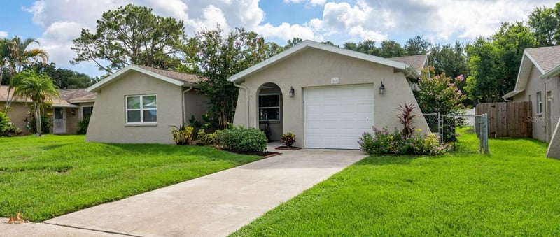 1633 St Catherine Dr, Dunedin, FL 34698
