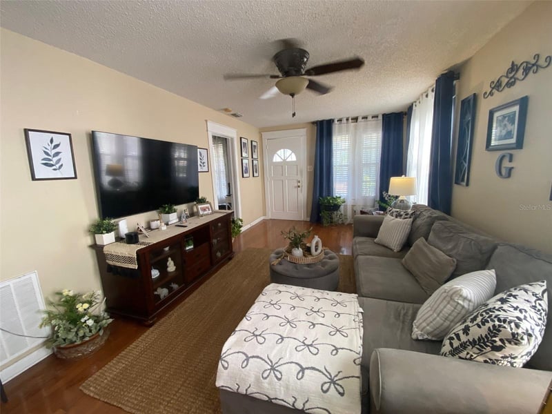 2711 W Fig St, Tampa, FL 33609