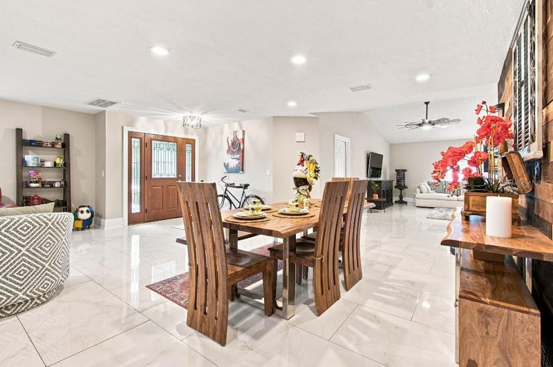 17933 Eagle Ln, Lutz, FL 33558