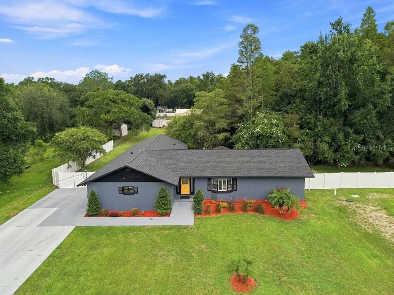 17933 Eagle Ln, Lutz, FL 33558