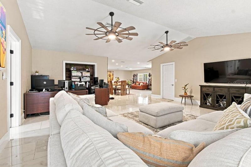 17933 Eagle Ln, Lutz, FL 33558