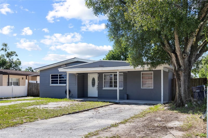 2313 E 111th Ave, Tampa, FL 33612