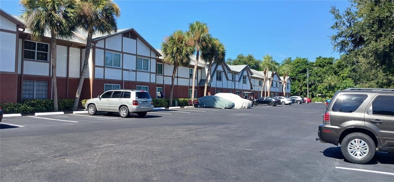 650 Pinellas Point Dr #110, St Petersburg, FL 33705