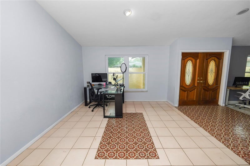 2010 Moss Ct, Dunedin, FL 34698
