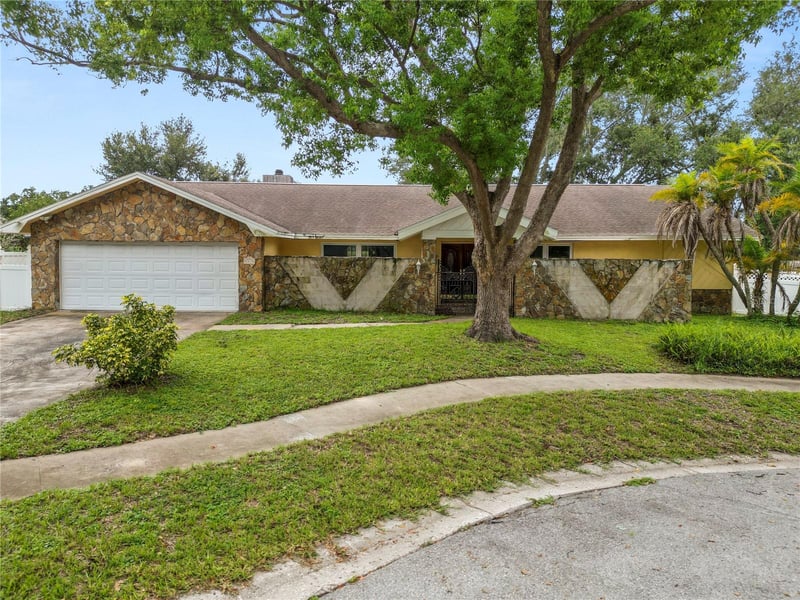 2010 Moss Ct, Dunedin, FL 34698