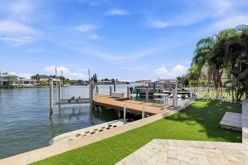 320 Palm ISLAND, Clearwater Beach, FL 33767