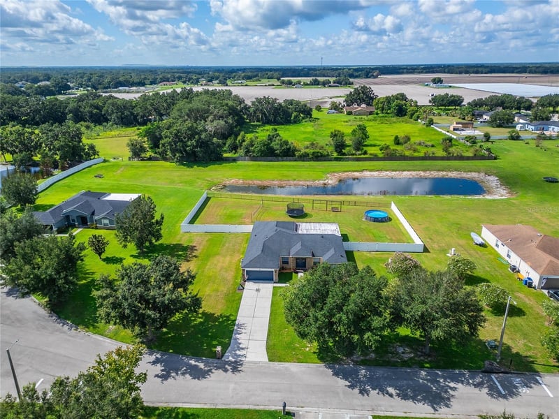 1617 Avondale Ridge Dr, Plant City, FL 33567