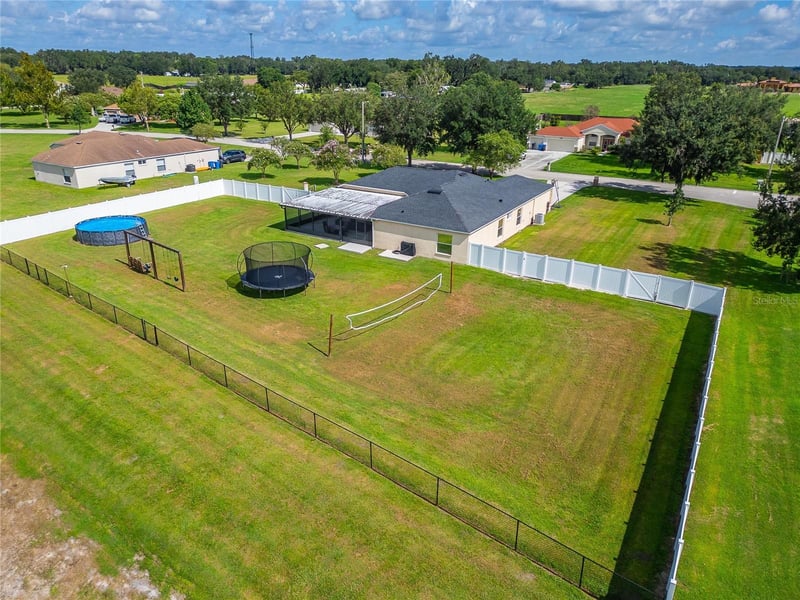 1617 Avondale Ridge Dr, Plant City, FL 33567