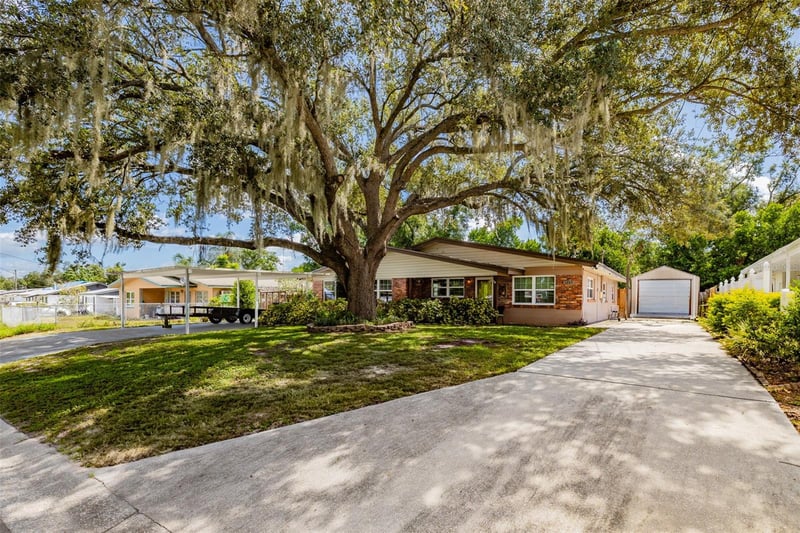 1205 W Camellia Dr, Brandon, FL 33510