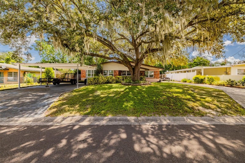 1205 W Camellia Dr, Brandon, FL 33510