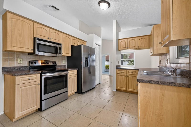 5910 Button Quail Ct, Tampa, FL 33624
