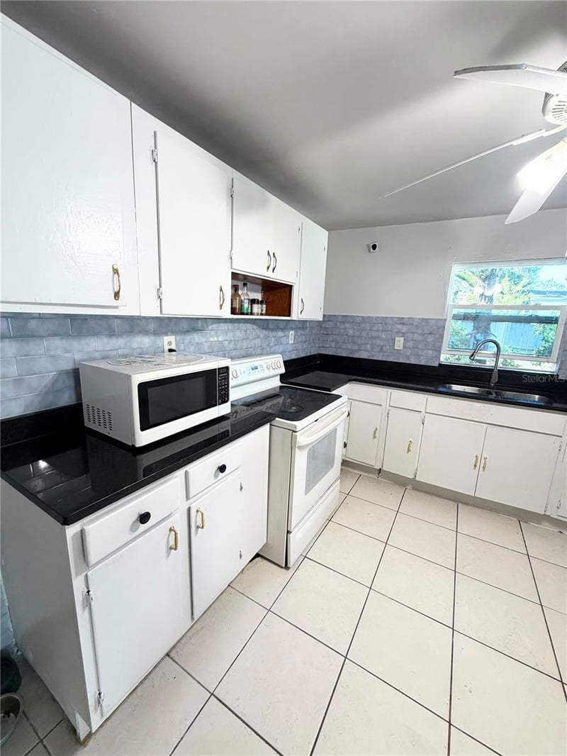 8904 N 20th St, Tampa, FL 33604