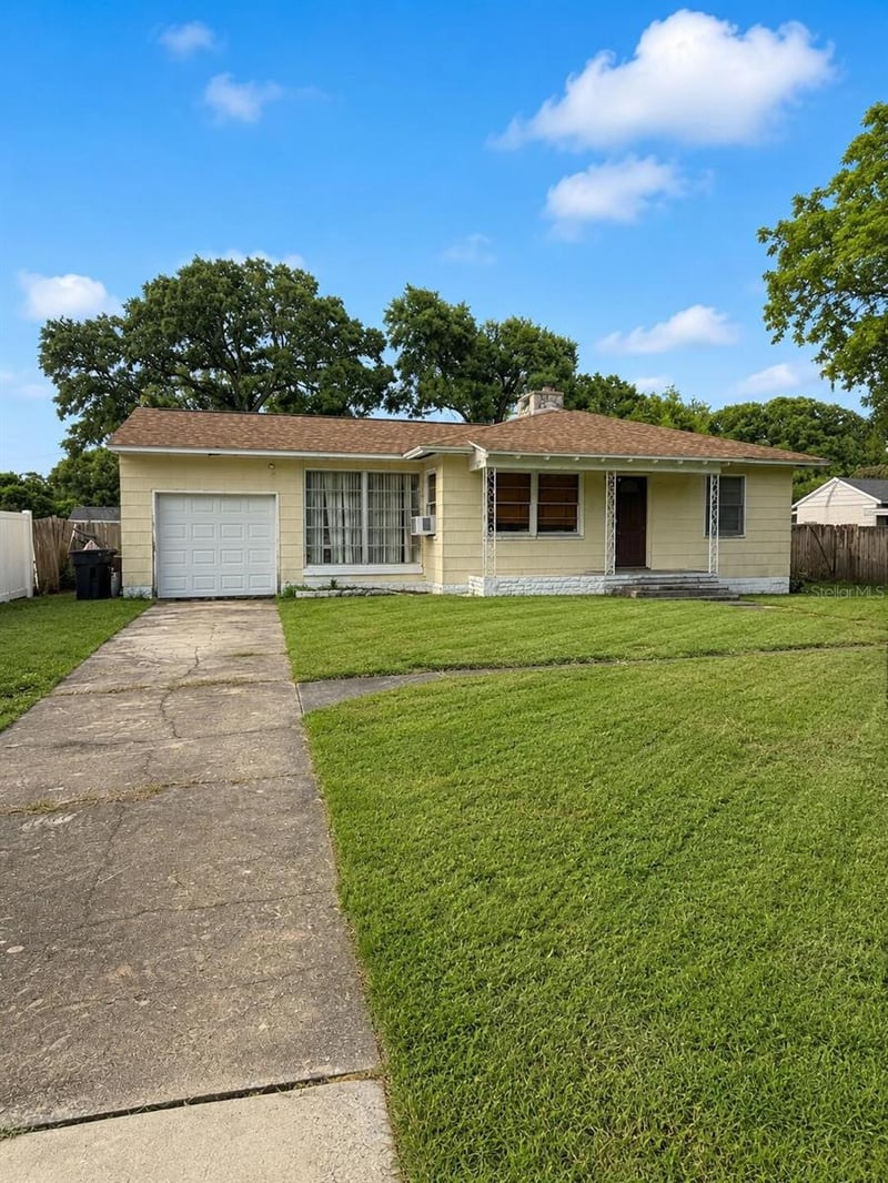 1370 Admiral Woodson Ln, Clearwater, FL 33755