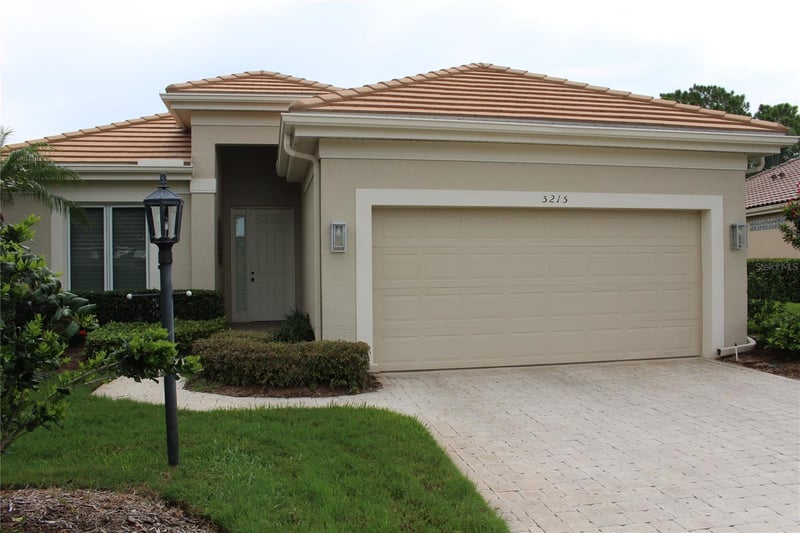 5215 97th St, Bradenton, FL 34211