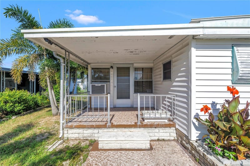 2439 Santiago Dr, Holiday, FL 34690
