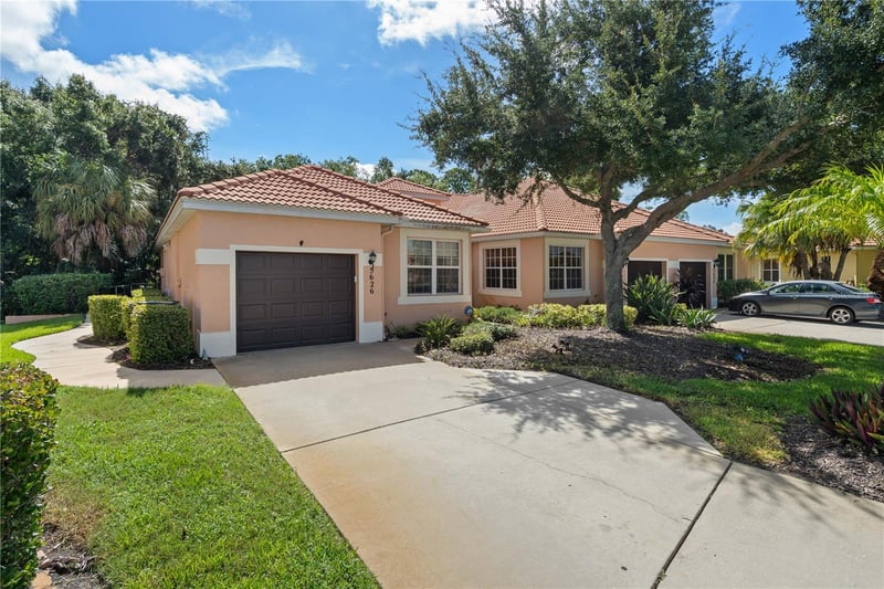 5626 Cortina Ln, Palmetto, FL 34221
