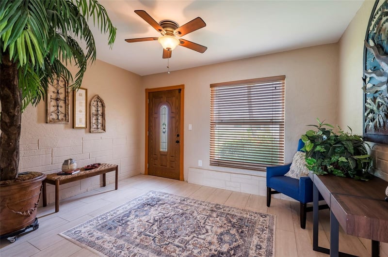 541 Crystal Dr, Madeira Beach, FL 33708