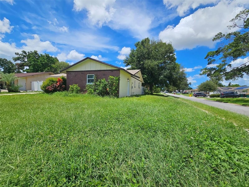 6092 Burch St, St Petersburg, FL 33709