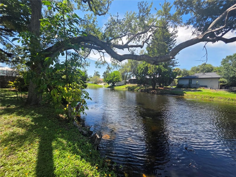 7708 9th Ave Dr, Bradenton, FL 34209