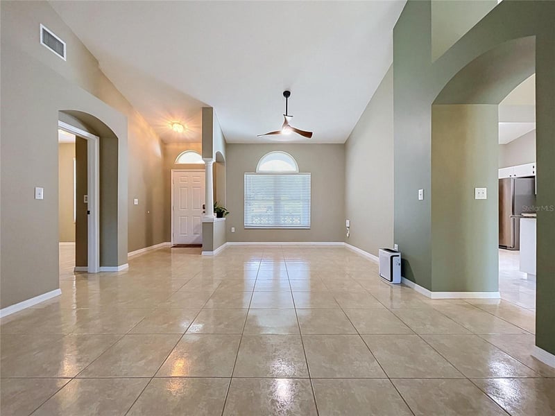 4209 Amber Ridge Ln, Valrico, FL 33594