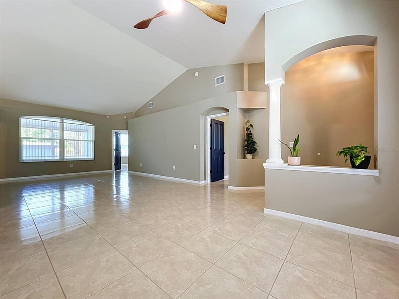4209 Amber Ridge Ln, Valrico, FL 33594