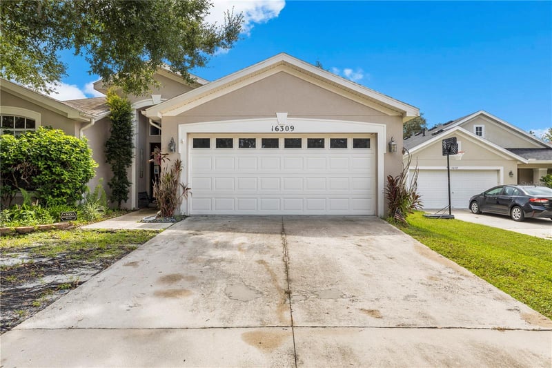 16309 Bridgeglade Ln, Lithia, FL 33547