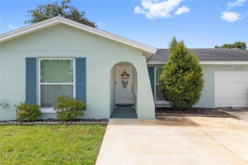 10112 Enchanted Oaks Ct, Tampa, FL 33615