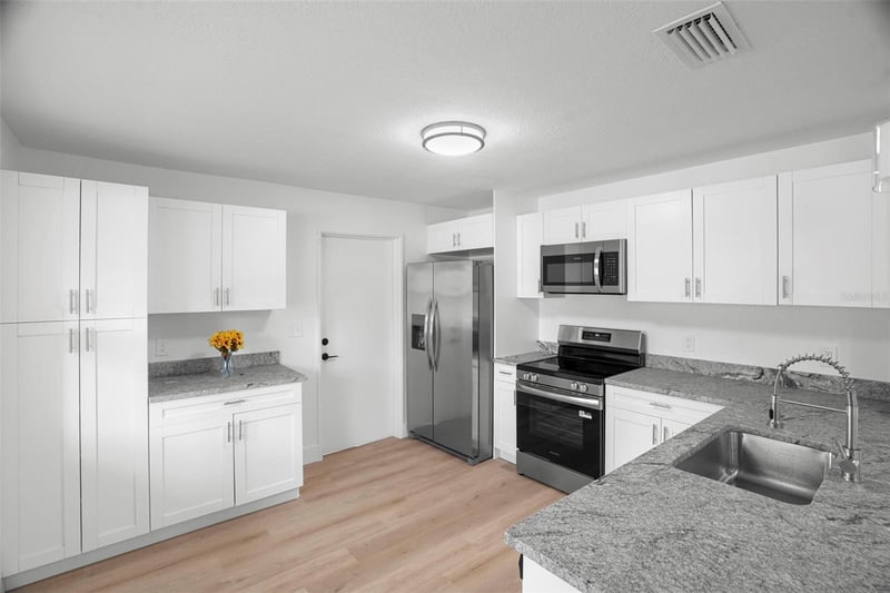 4406 W Wallace Ave, Tampa, FL 33611