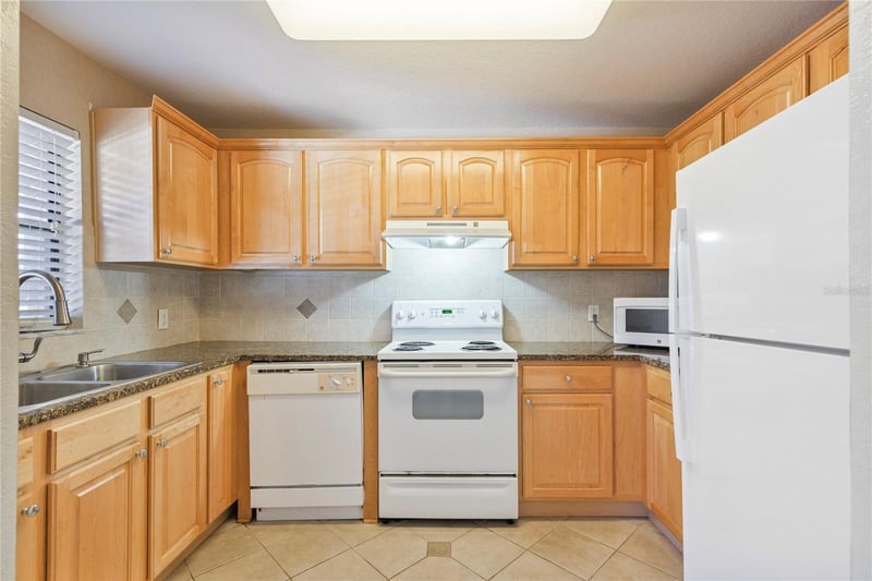 6150 Gulfport Blvd S #202, Gulfport, FL 33707