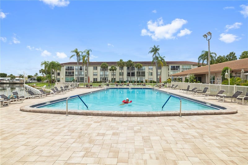 19029 Us Highway 19 N #3-1, Clearwater, FL 33764