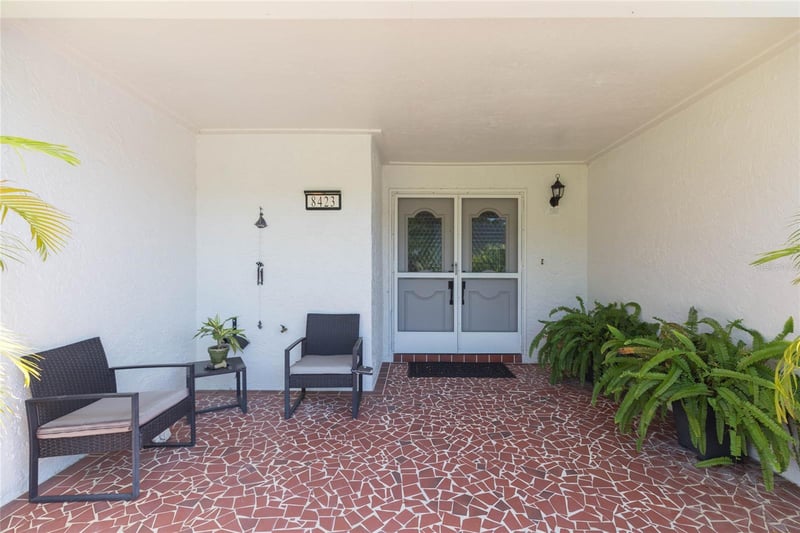 8423 Pebble Dr, Port Richey, FL 34668