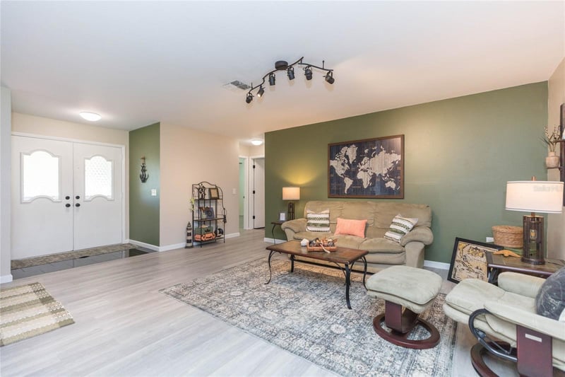 8423 Pebble Dr, Port Richey, FL 34668