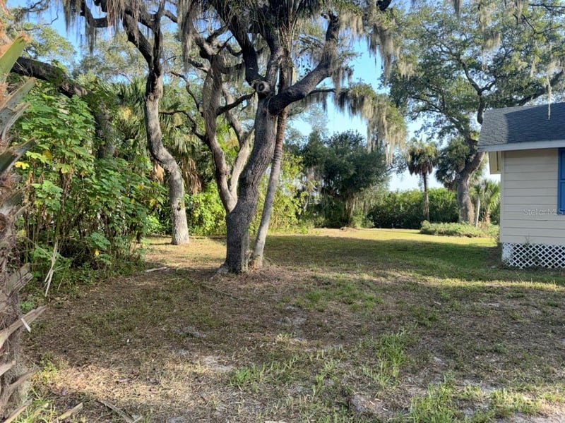 9901 Davis St, Gibsonton, FL 33534