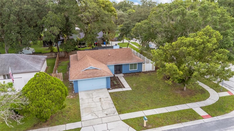 17717 Cranbrook Dr, Lutz, FL 33549