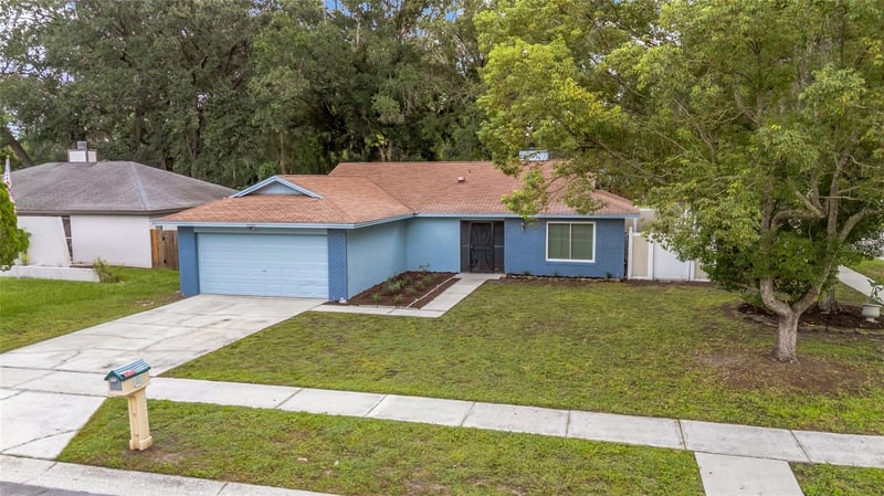17717 Cranbrook Dr, Lutz, FL 33549