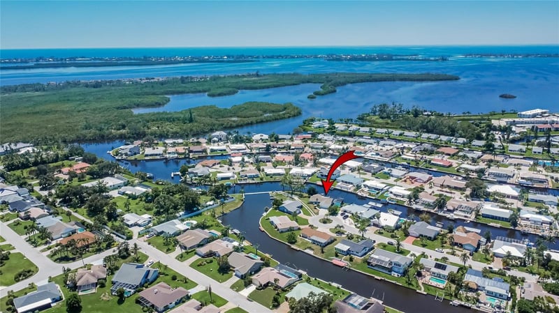 5016 Mangrove Point Rd, Bradenton, FL 34210