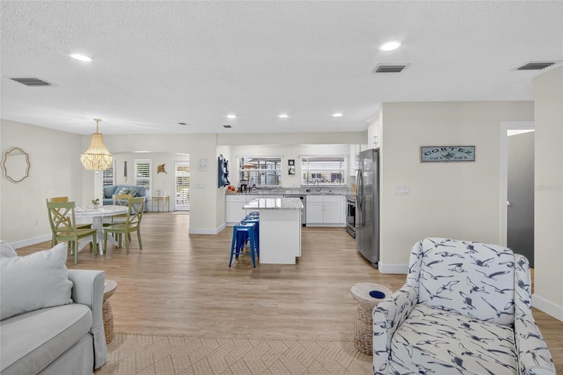 5016 Mangrove Point Rd, Bradenton, FL 34210