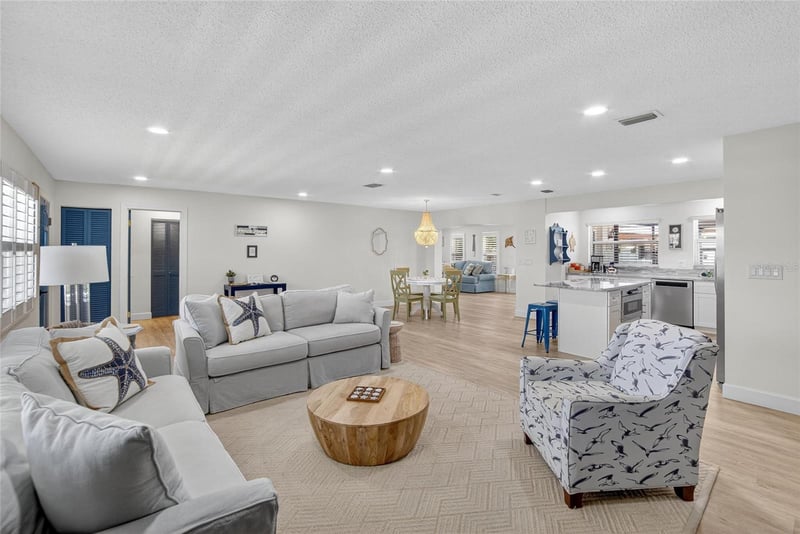 5016 Mangrove Point Rd, Bradenton, FL 34210