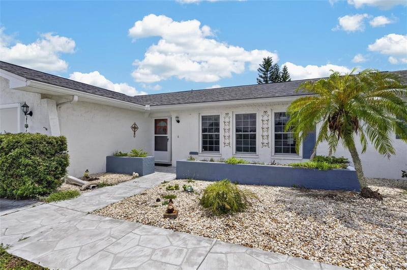 1743 Coco Palm Cir, Sun City Center, FL 33573