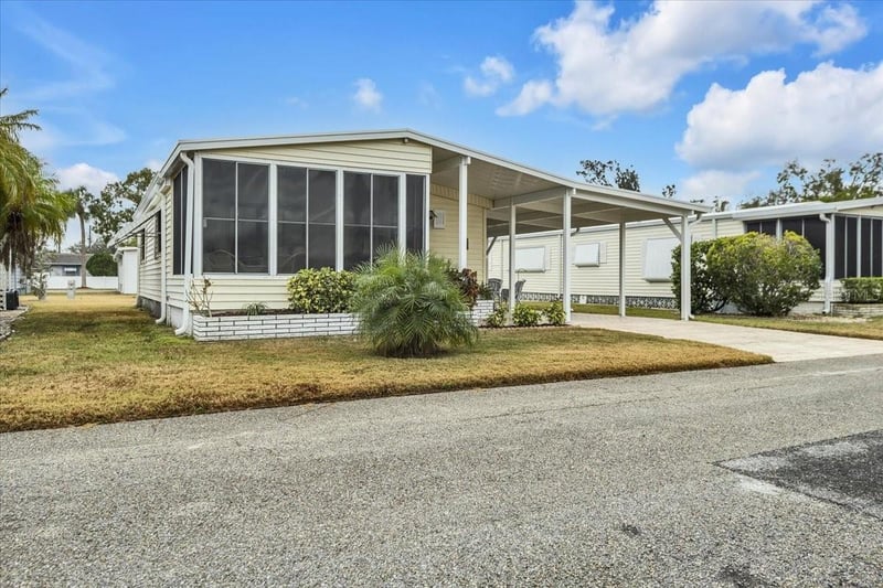 808 53rd Ave E #209, Bradenton, FL 34203