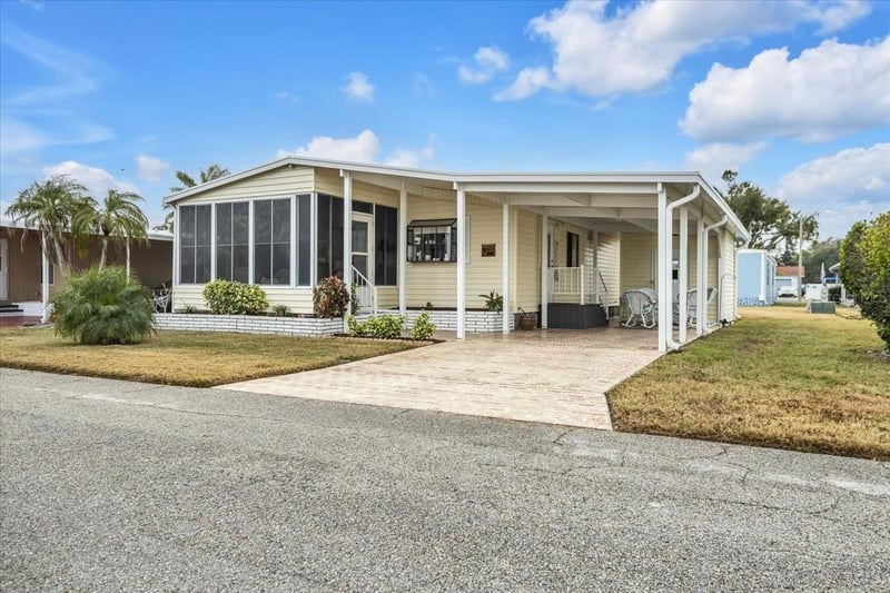 808 53rd Ave E #209, Bradenton, FL 34203